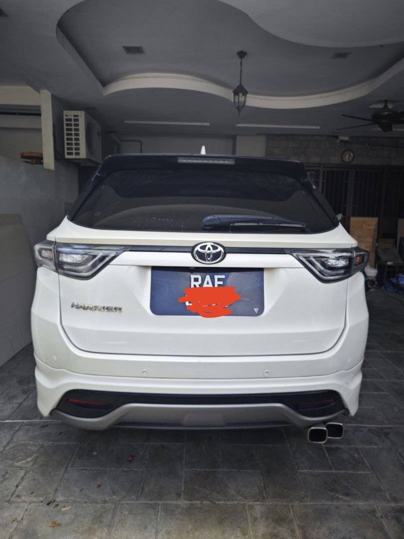Toyota Harrier Premium 2.0