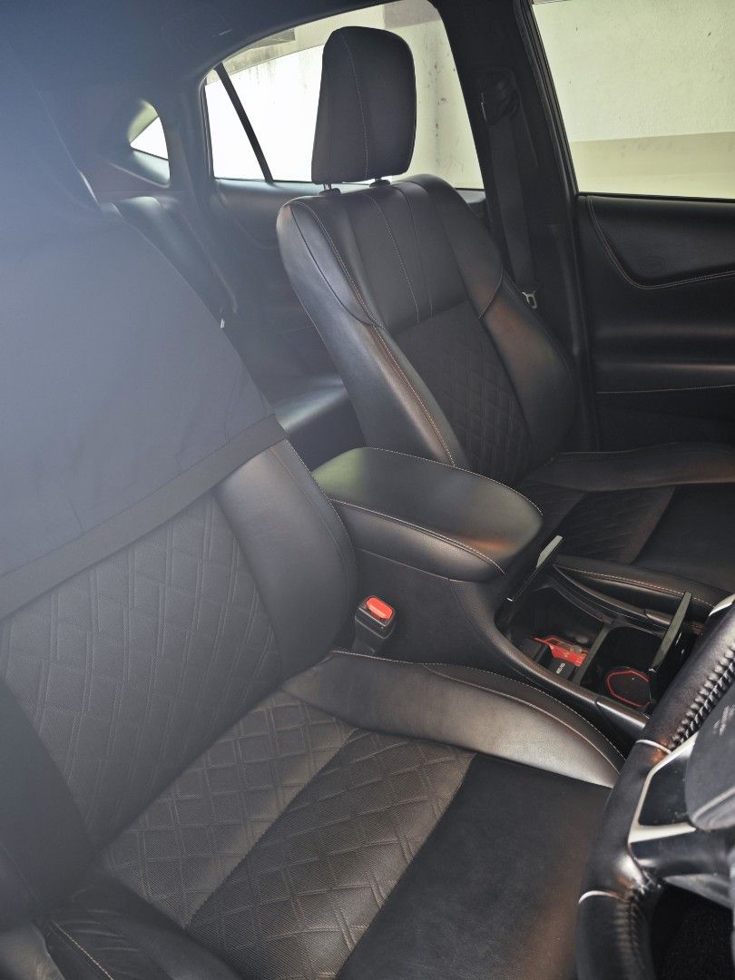 Toyota Harrier Premium 2.0